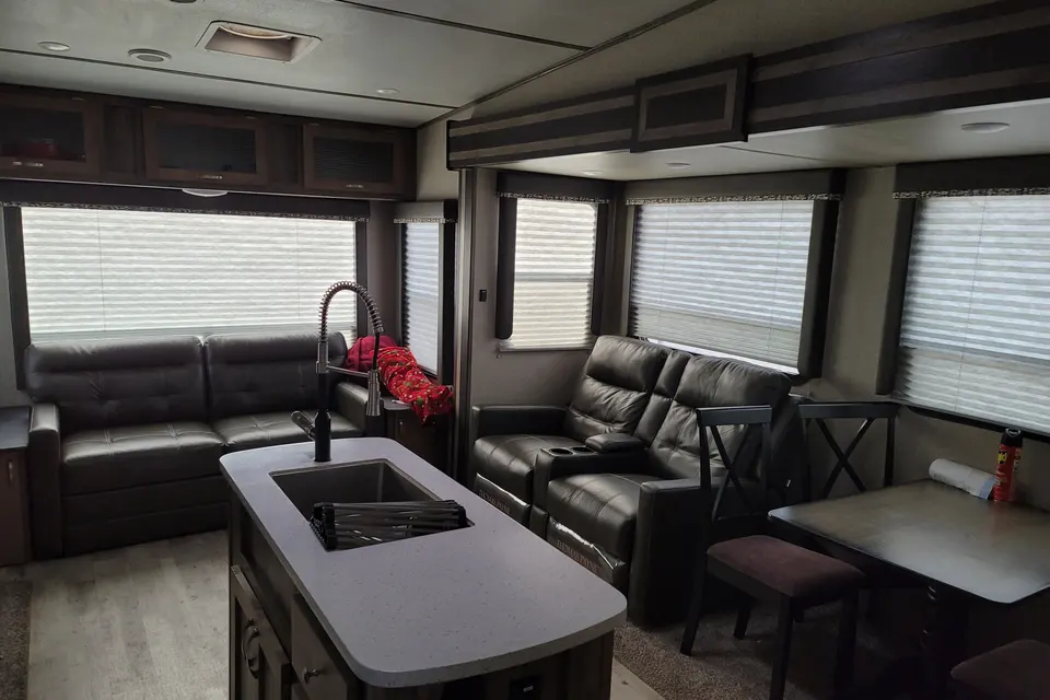 Tara Keystone  Sprinter limited  Fifth Wheel