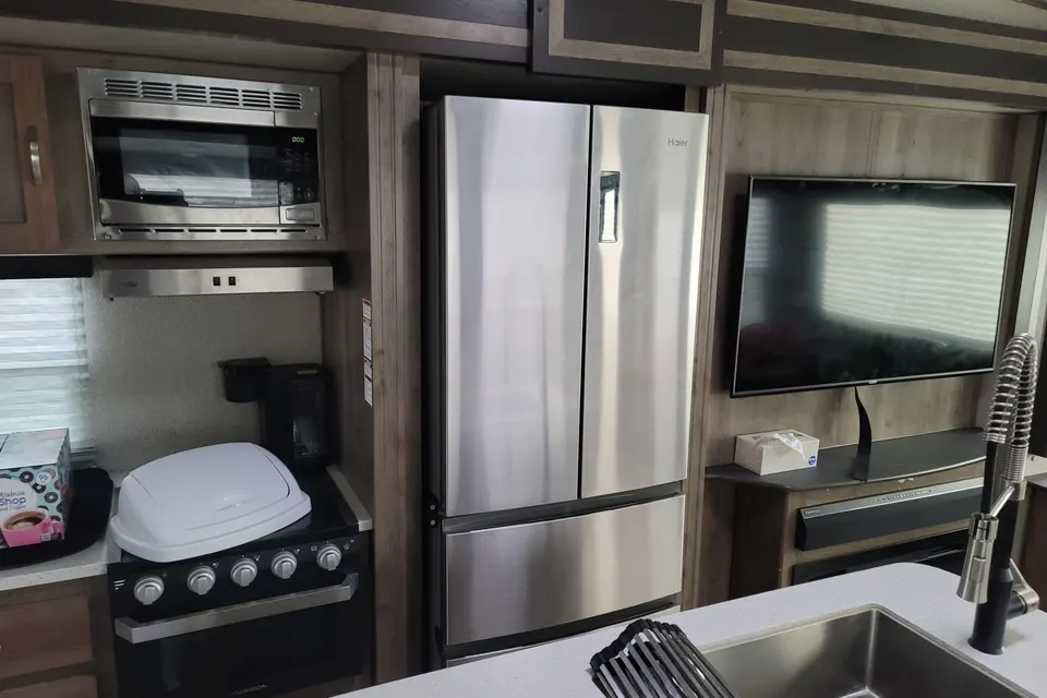 Tara Keystone  Sprinter limited  Fifth Wheel