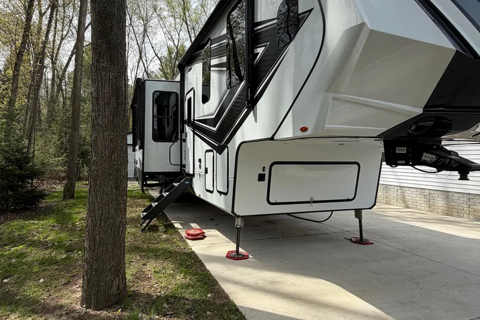 Karen's Grand Design 395ms Fifth Wheel