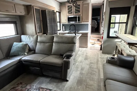 Karen's Grand Design 395ms Fifth Wheel