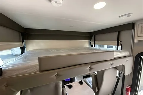 Adventure awaits you in this beautiful Jayco RV