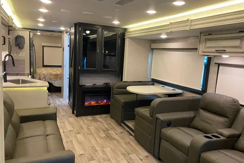 Adventure awaits you in this beautiful Jayco RV