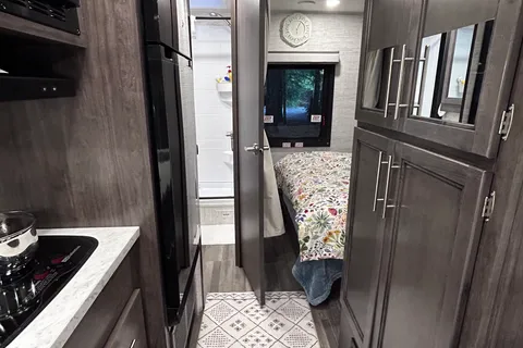 2025 Coastal Odyssey Entegra Odyssey SE 22C | Vancouver & Tofino Ready