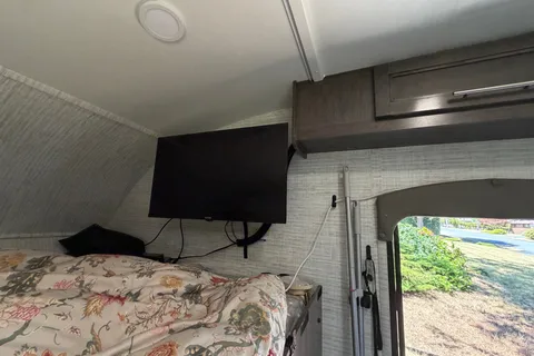 2025 Coastal Odyssey Entegra Odyssey SE 22C | Vancouver & Tofino Ready