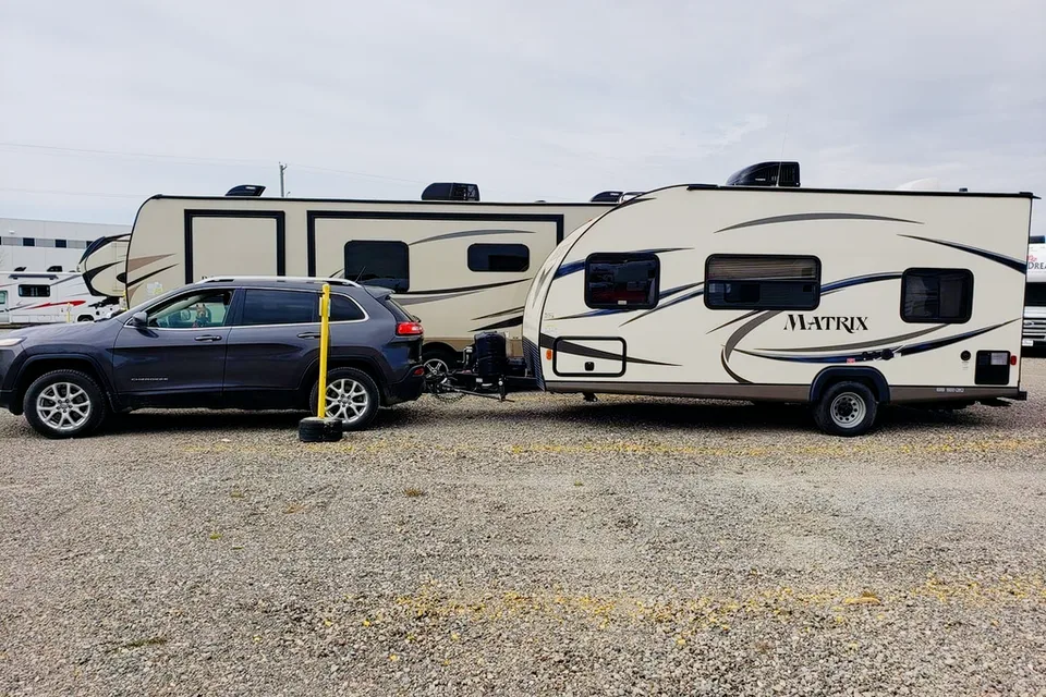 LITTE MISS RIGGY LIGHT 3288 lbs dry Family Trailer with Twin Bunks!