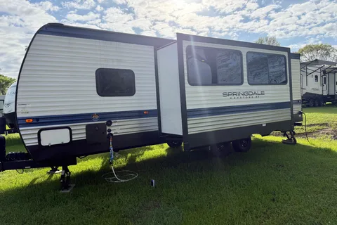 Jessica's Keystone Springdale Classic 261BHC Travel Trailer