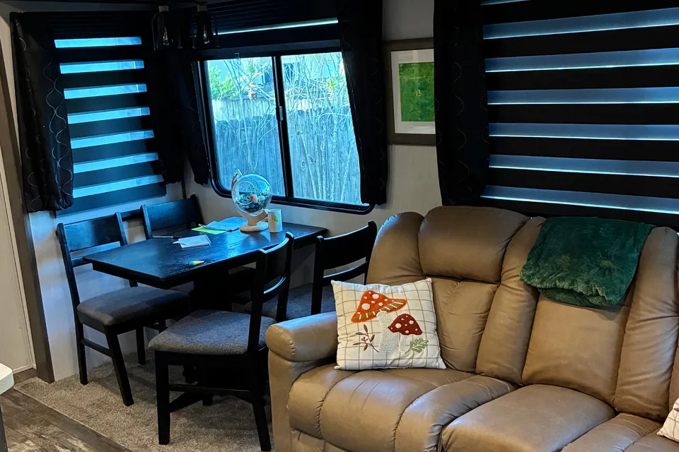 Hannah's Forest River Sabre Fifth Wheel