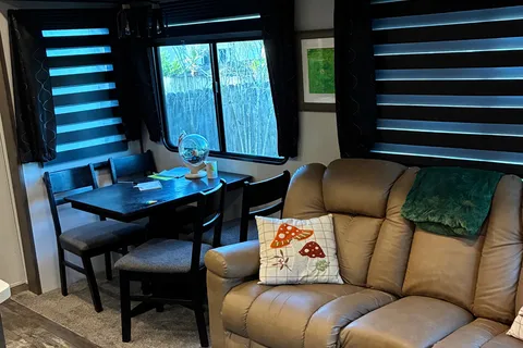 Hannah's Forest River Sabre Fifth Wheel