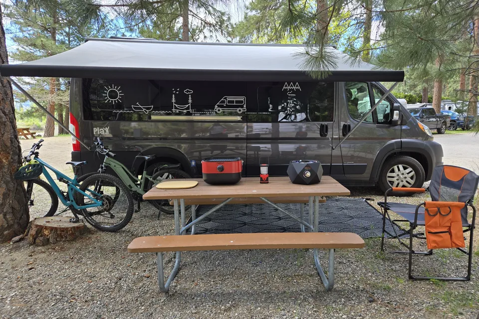Kate's Happy Camper Van-FULLY-EQUIPPED CLASS B, bike-ready!