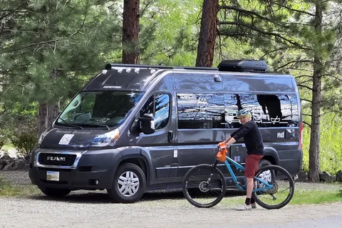 Kate's Happy Camper Van-FULLY-EQUIPPED CLASS B, bike-ready!