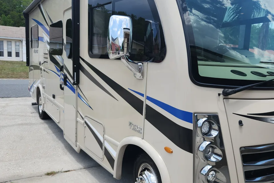 Frankie's Thor Motor Coach Vegas 24.1 Class A