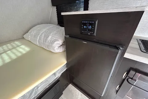 2021 Braxton Creek Free Solo Din Travel Trailer