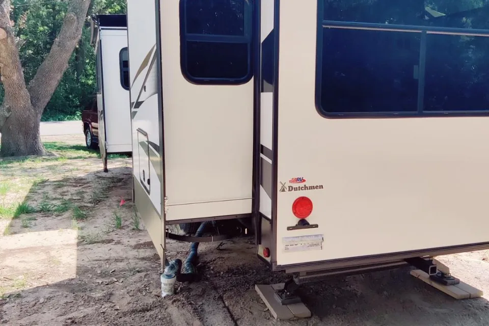 Ken's Dutchmen Astoria 2913 FK Tow Behind Travel Trailer 2023