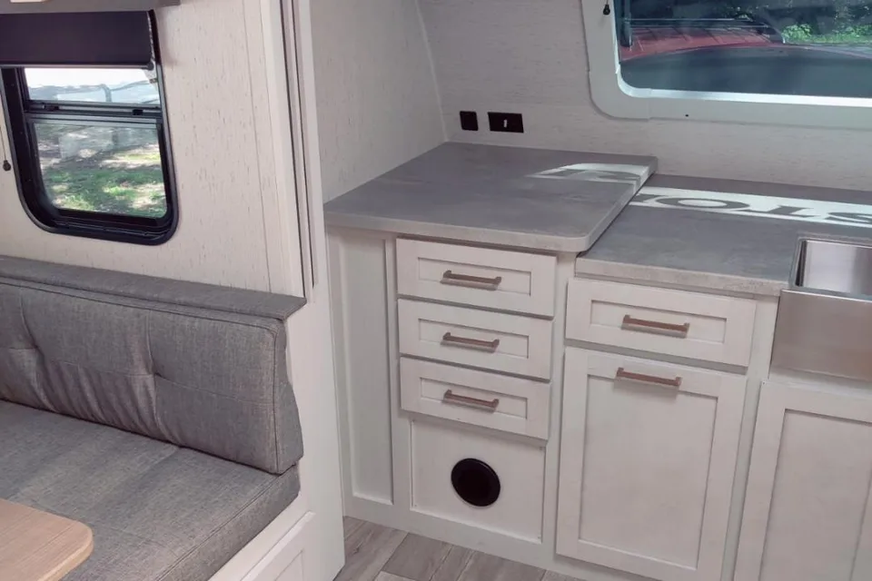 Ken's Dutchmen Astoria 2913 FK Tow Behind Travel Trailer 2023
