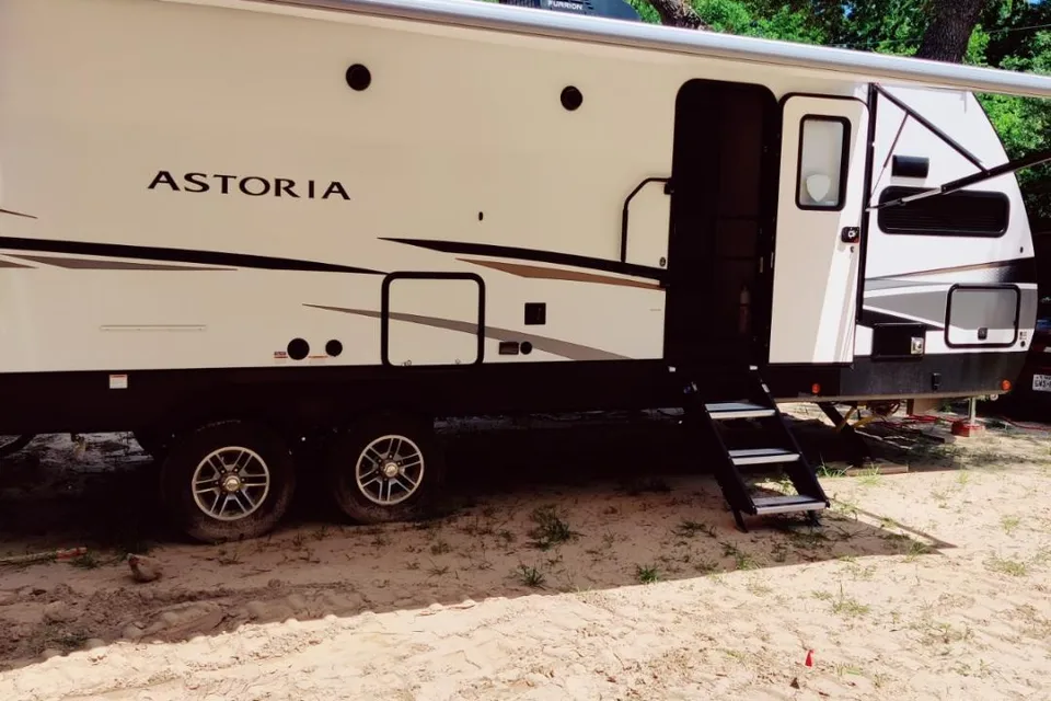 Ken's Dutchmen Astoria 2913 FK Tow Behind Travel Trailer 2023