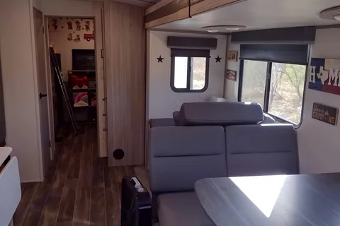 RV Bunkhouse: Bath and Half: Delivery Only ($85) Fully Equipped: No Prep Fee