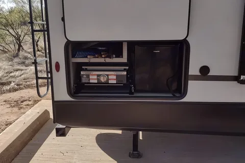RV Bunkhouse: Bath and Half: Delivery Only ($85) Fully Equipped: No Prep Fee
