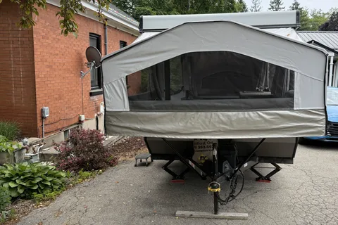 Wilkins Roaming RVs Flagstaff 228LTD Tent Trailer