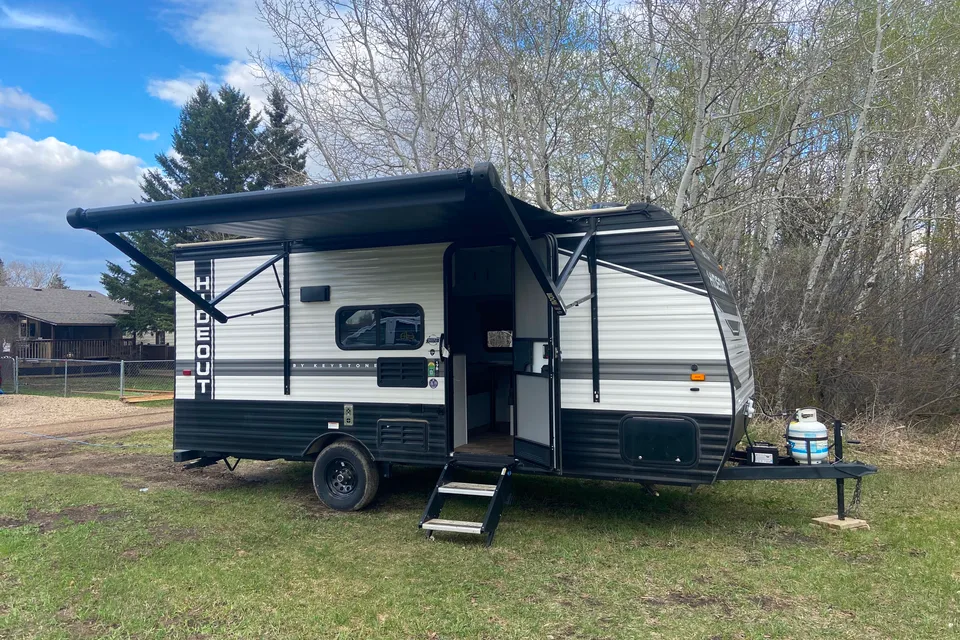 The Weekender  - Easy tow w/ bunks
