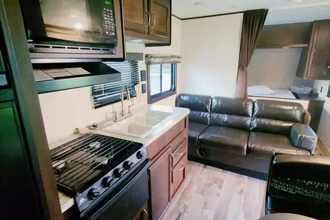 Winter's Jayco SLX264BH Travel Trailer