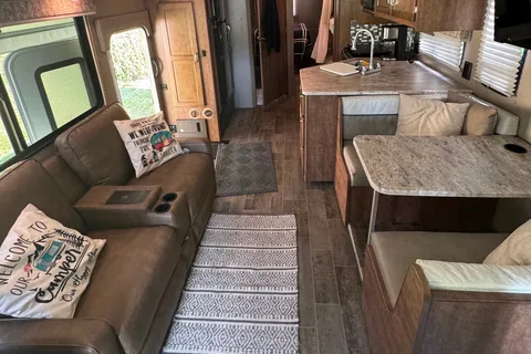 PARADISE ON WHEELS