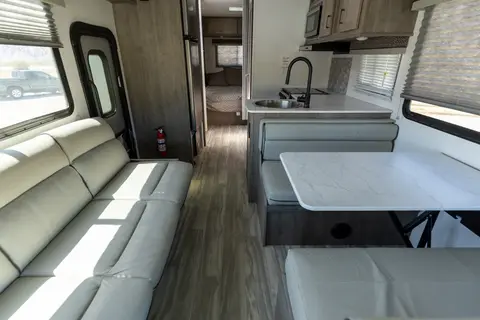 The Weekender! Great RV for Beginners 6280LE - 38151