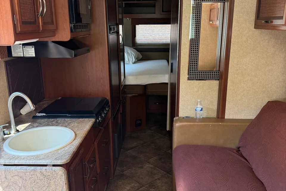 blessing RV !!! Thor Motor Coach 2015 Class A