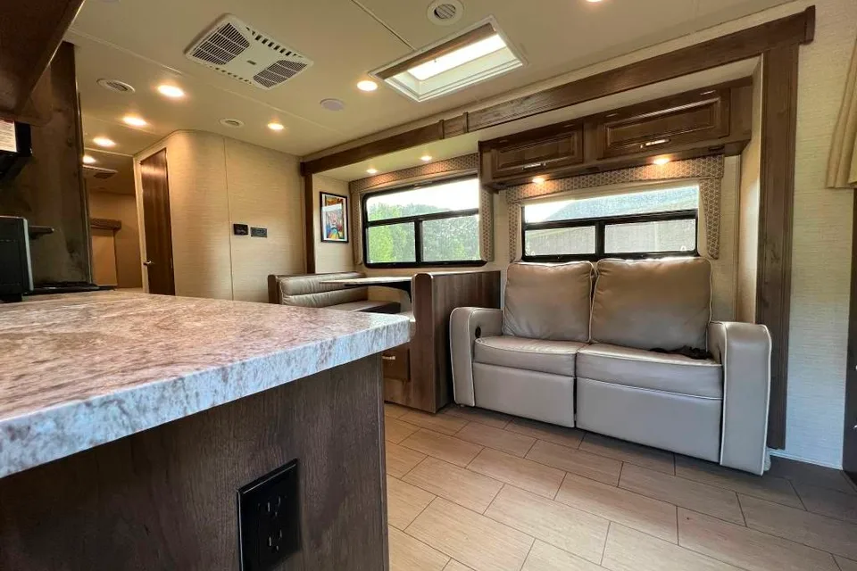[45] Stress Free RVs - 2019 - Class C - Greyhawk - Easy driving
