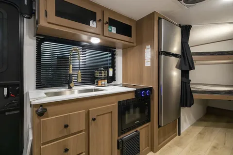 Roulotte Coachmen Apex Nano 208 BHS