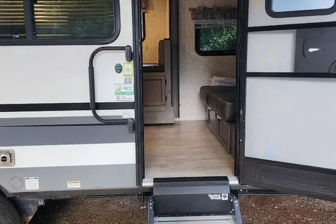 Roulotte Coachmen Apex Nano 208 BHS
