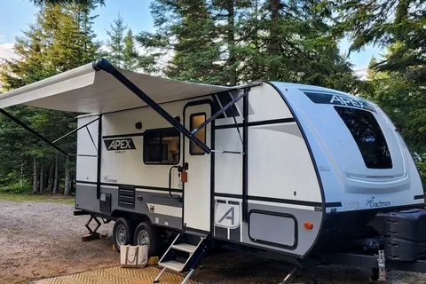 Roulotte Coachmen Apex Nano 208 BHS