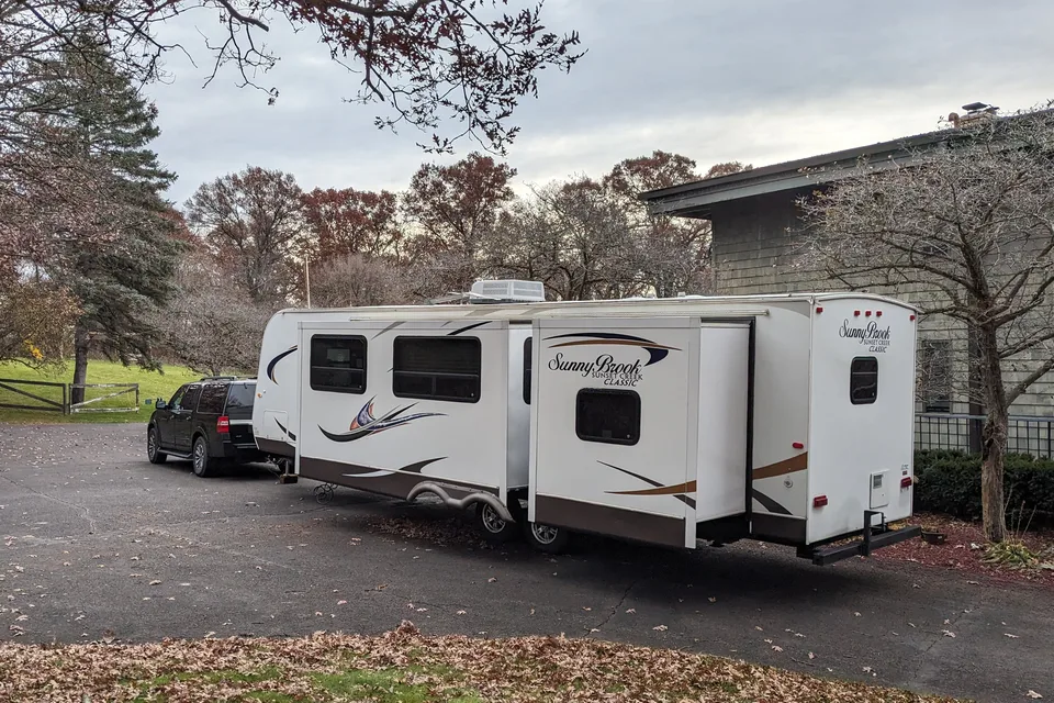 The Ultimate Family Bunkhouse - 2014 SunnyBrook Sunset Creek Classic 340 BHDS Travel Trailer