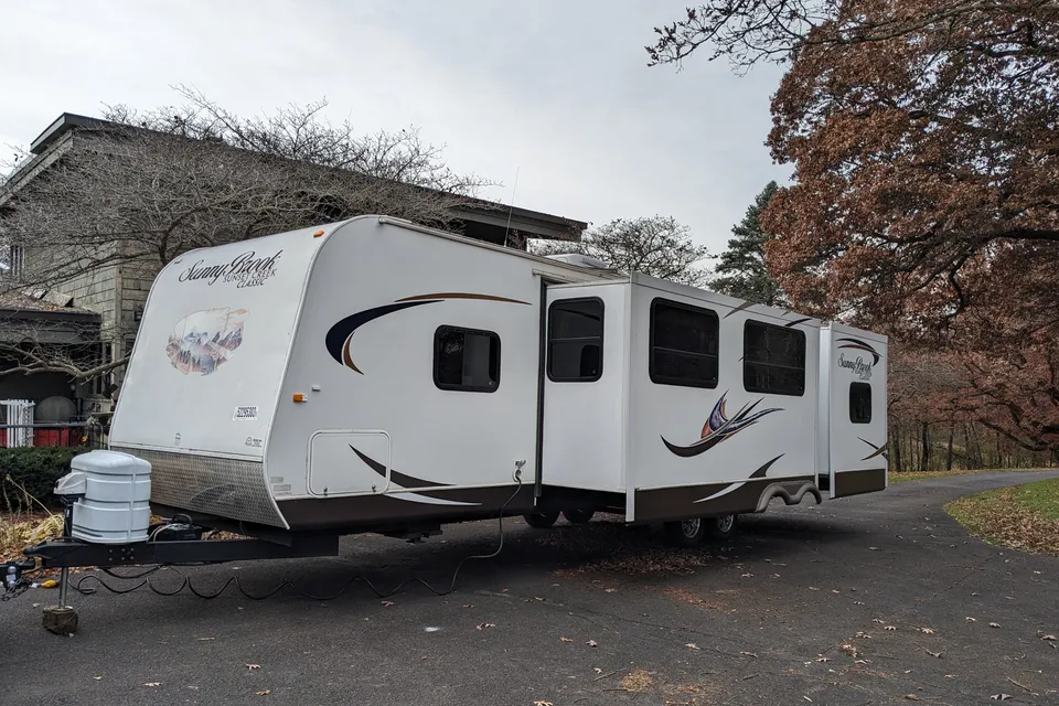 The Ultimate Family Bunkhouse - 2014 SunnyBrook Sunset Creek Classic 340 BHDS Travel Trailer