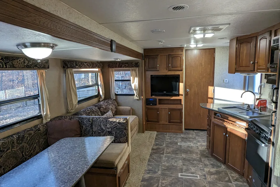 The Ultimate Family Bunkhouse - 2014 SunnyBrook Sunset Creek Classic 340 BHDS Travel Trailer