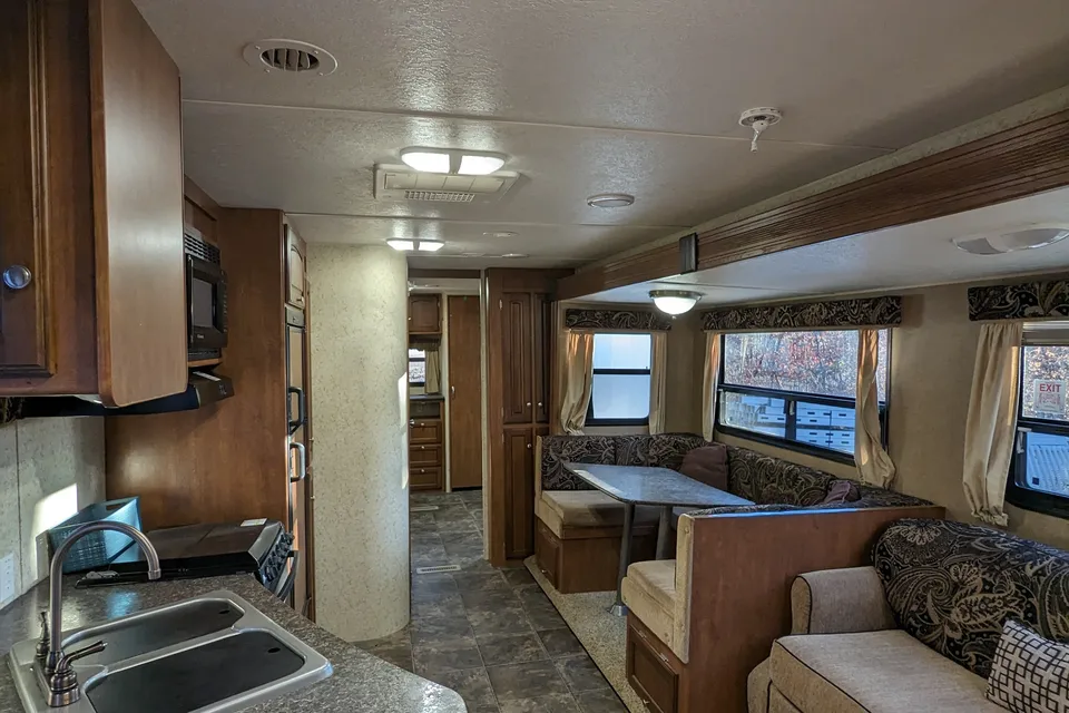 The Ultimate Family Bunkhouse - 2014 SunnyBrook Sunset Creek Classic 340 BHDS Travel Trailer