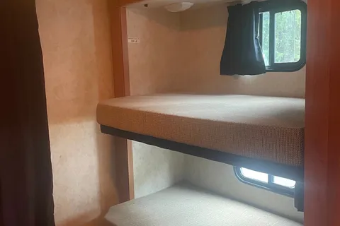  2011 Fleetwood Storm Class A 32ft