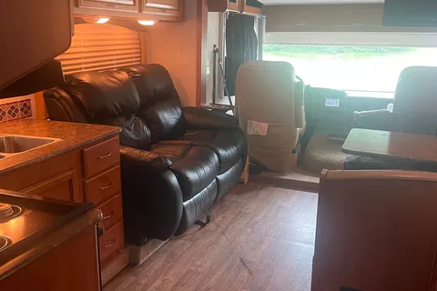  2011 Fleetwood Storm Class A 32ft