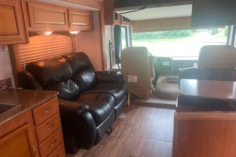  2011 Fleetwood Storm Class A 32ft