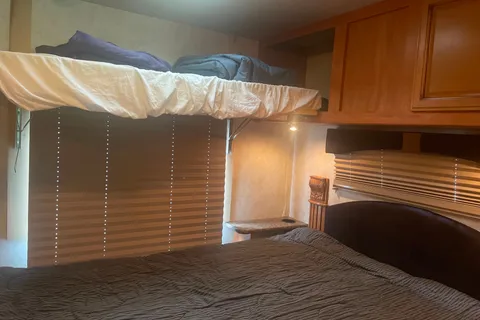  2011 Fleetwood Storm Class A 32ft
