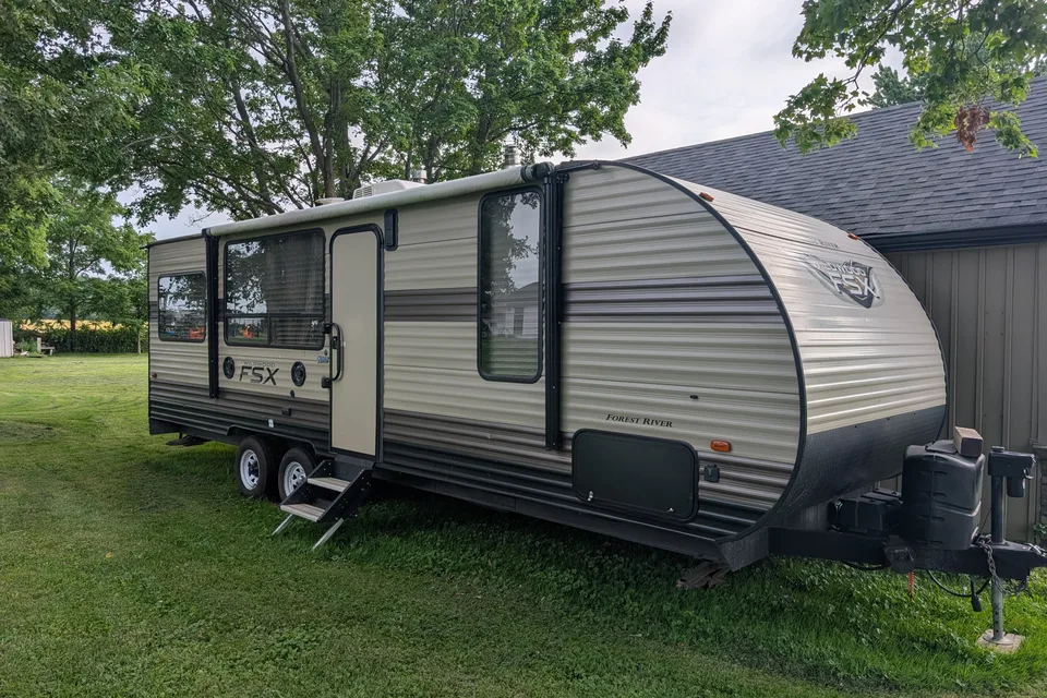 Forest River Wildwood fsx 260rt Toy Hauler