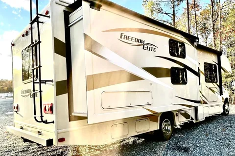 Freedom Elite Class C Bunk Floorplan Sleeps 6-8