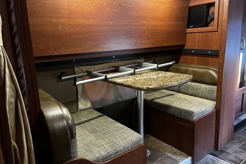 Freedom Elite Class C Bunk Floorplan Sleeps 6-8