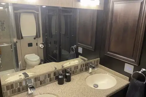 Newmar Mountain Aire 45’ Mobile Mansion