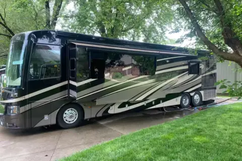 Newmar Mountain Aire 45’ Mobile Mansion