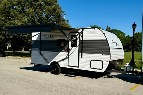 TT1 - 5 Person w/ Bunk- The RV Rental Factory