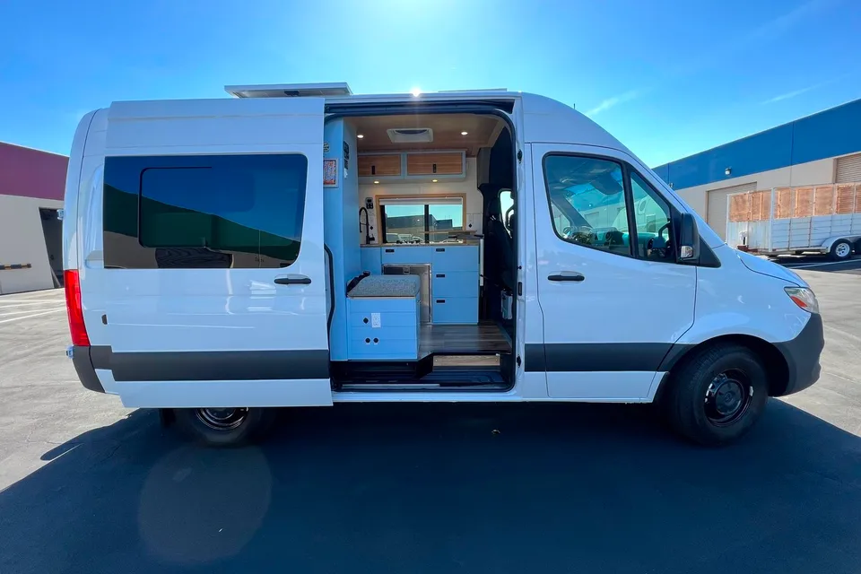 Scenic Vans' "The Aspen" - Unlimited Mileage