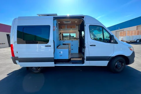 Scenic Vans' "The Aspen" - Unlimited Mileage