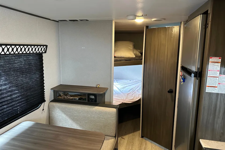 Ready for Adventure! Sleeps 6+, family & pet friendly! 