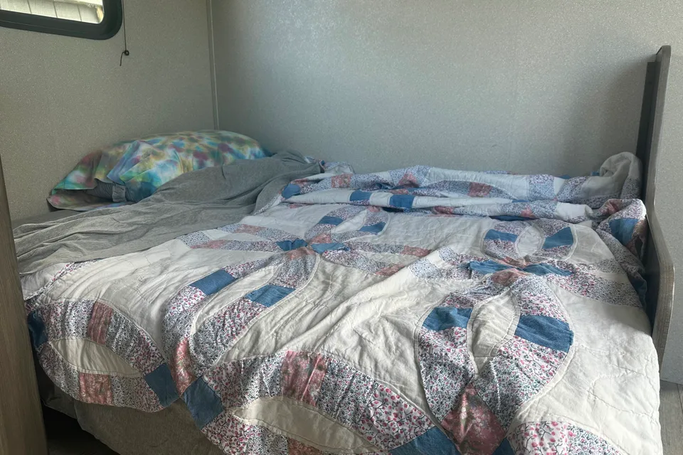 Ready for Adventure! Sleeps 6+, family & pet friendly! 
