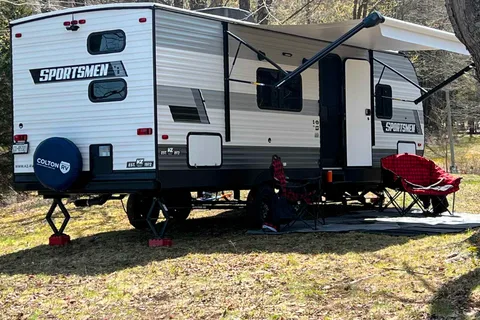 Apartment On Wheels KZ Sportsmen 26BHSE Travel Trailer